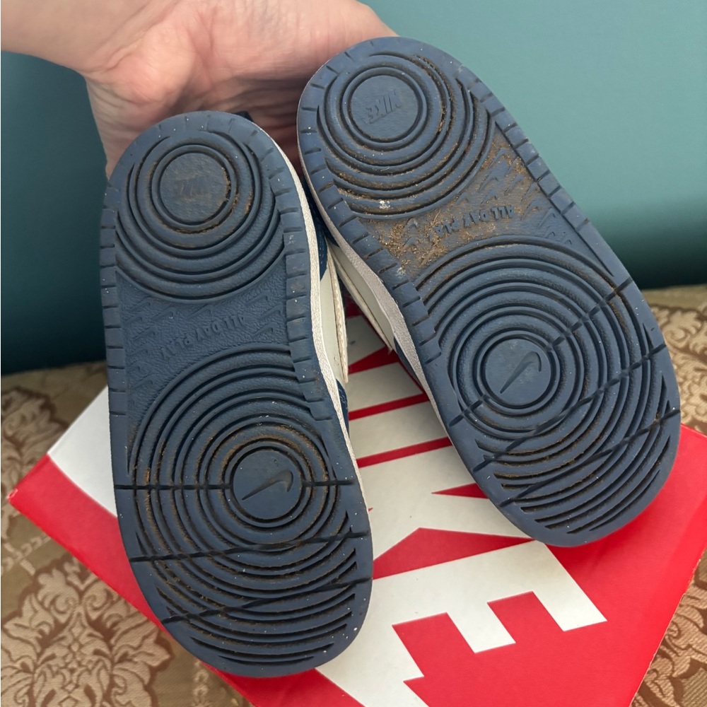 Nikes Kids - Picture 5 of 5
